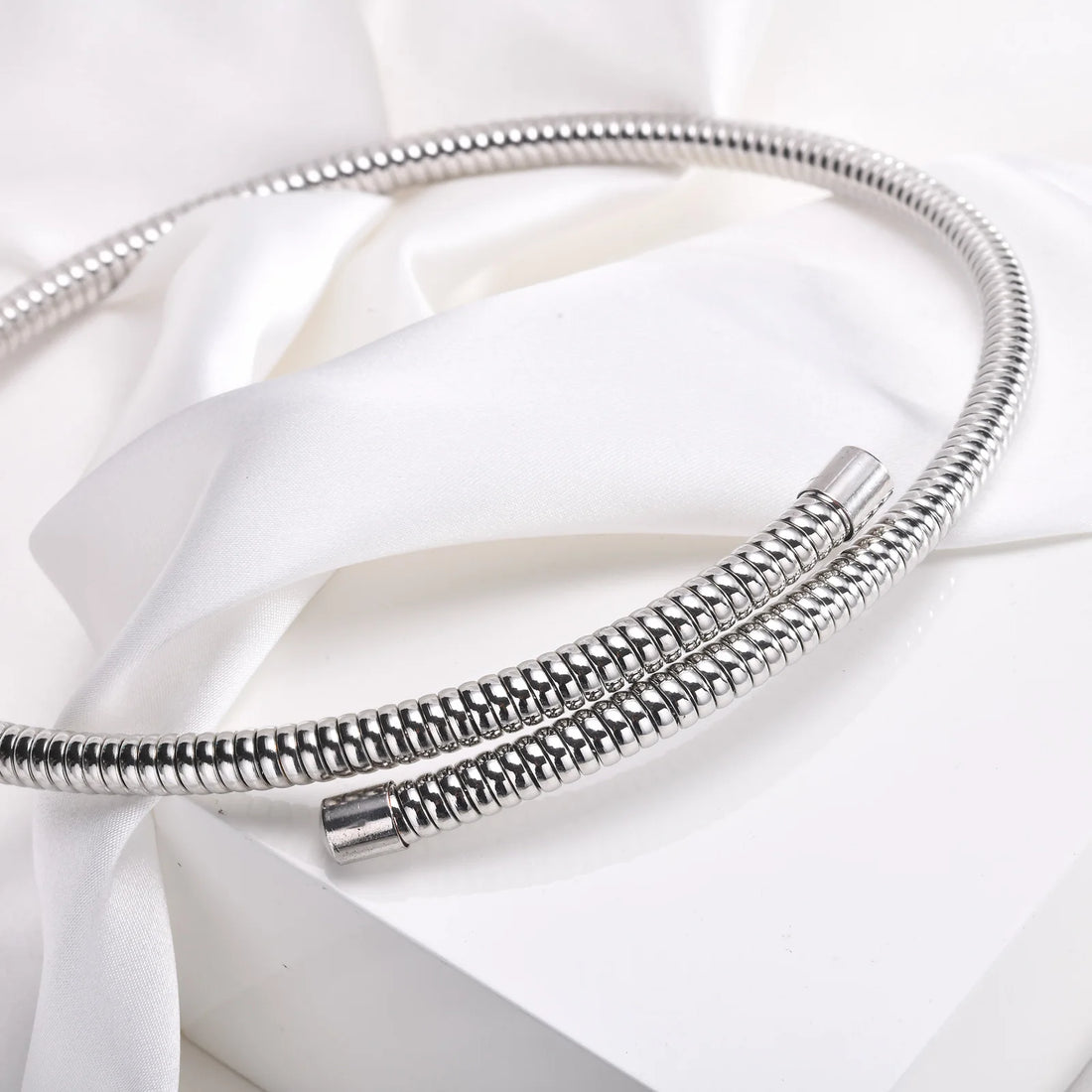 Women Torques Necklace, Adjustable Open Choker Snake Collar Stretch Statement Jewelry