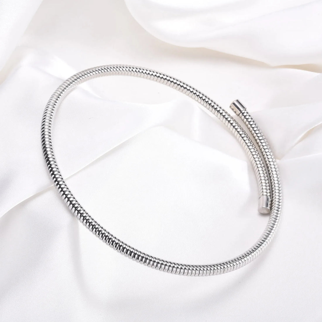 Women Torques Necklace, Adjustable Open Choker Snake Collar Stretch Statement Jewelry